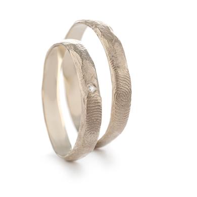 Fine wedding rings with fingerprint