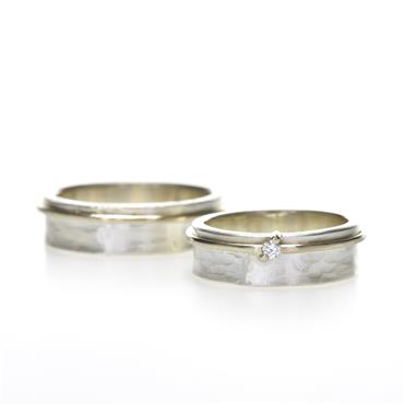 Hammered combination wedding rings - Wim Meeussen Antwerp