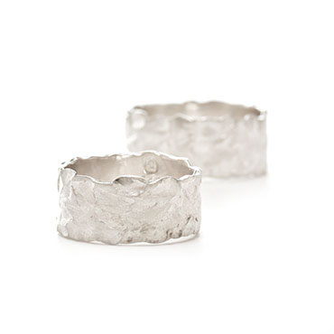 Rough wedding bands in silver with rocky structure - Wim Meeussen Antwerp