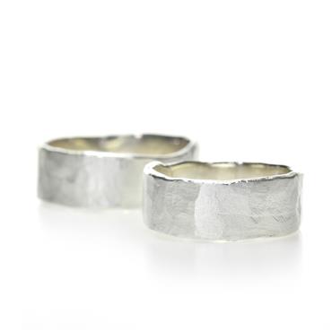 Hammered wedding band in silver