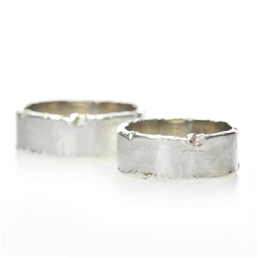 Wedding band in silver with rough edges - Wim Meeussen Antwerp