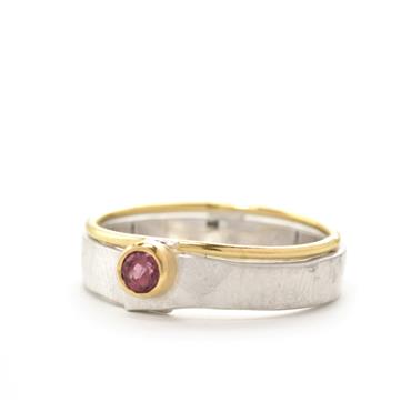 Bague unique serties avec tourmaline en or jaune - Wim Meeussen Anvers