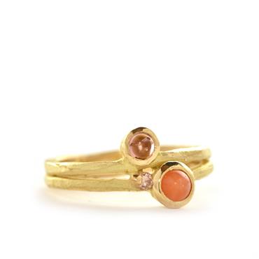 Bague unique en or jaune avec corail - Wim Meeussen Anvers