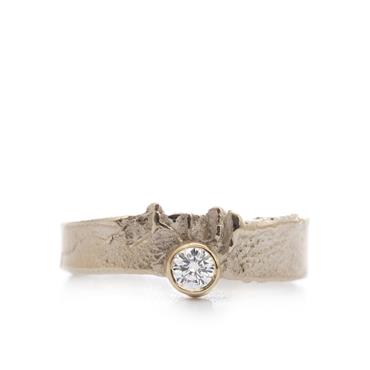 Engagement ring with serrated edge - Wim Meeussen Antwerp