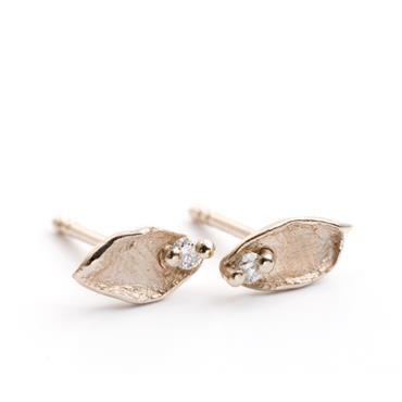 Boucles d'oreilles en or blanc avec diamant