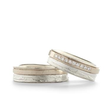 Combination wedding bands with tree bark texture - Wim Meeussen Antwerp