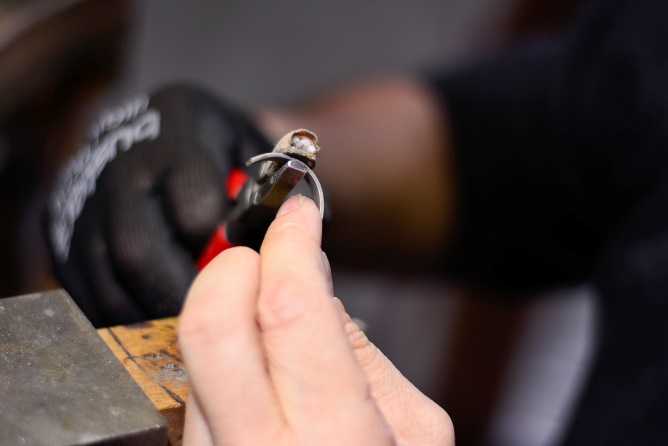 Comment fonctionne la production d'une bague ?