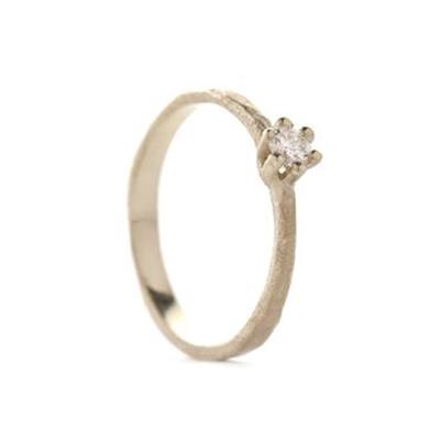 Détermination du budget pour une bague de fiançail