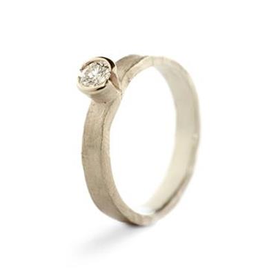 Détermination du budget pour une bague de fiançail