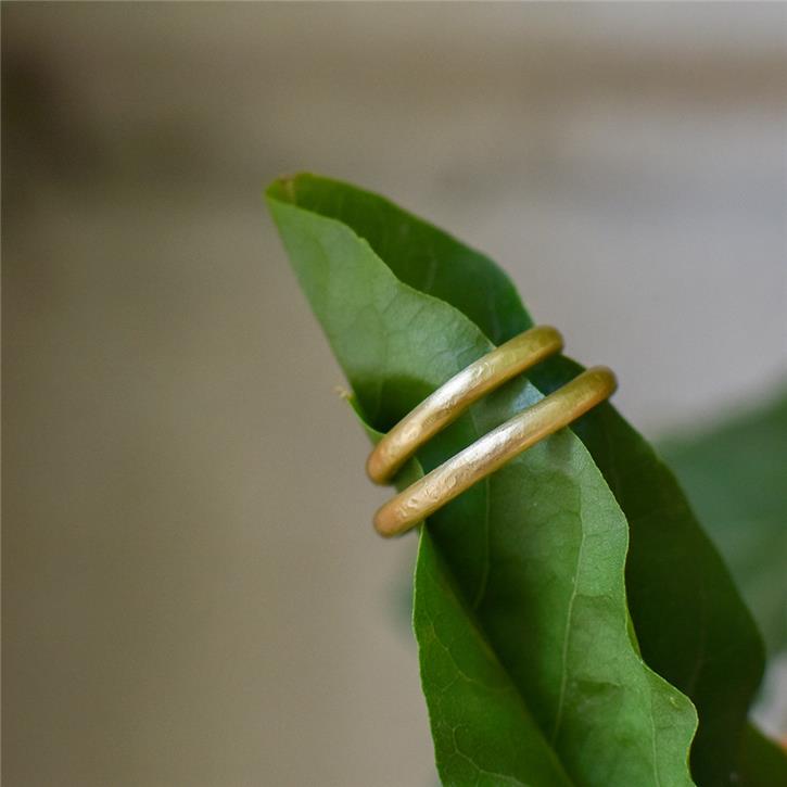 Classic wedding rings